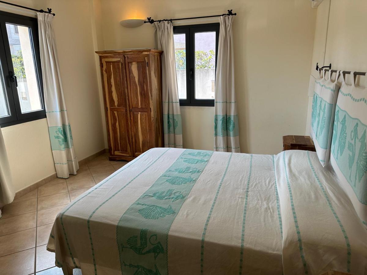Emerald Coast Hotel - Housity