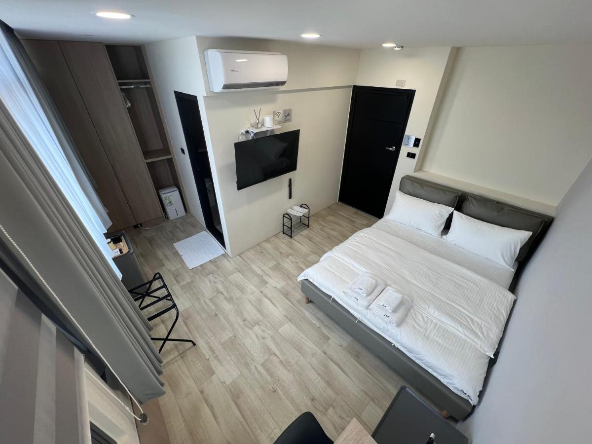 Chill Place ll - Housity