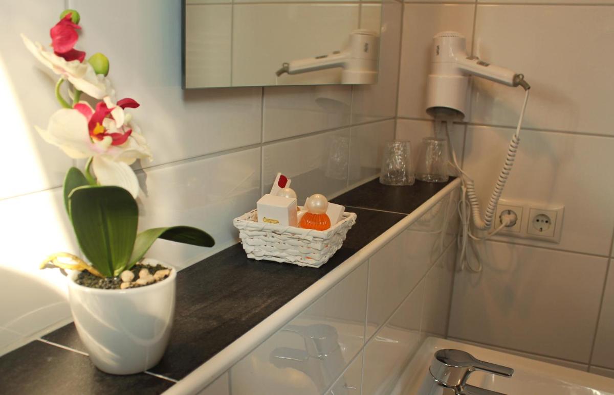 Hotel Am Wintergarten - Housity
