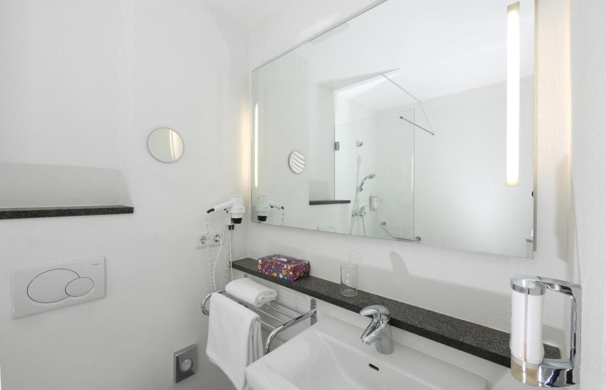 Hotel Pinger - Housity