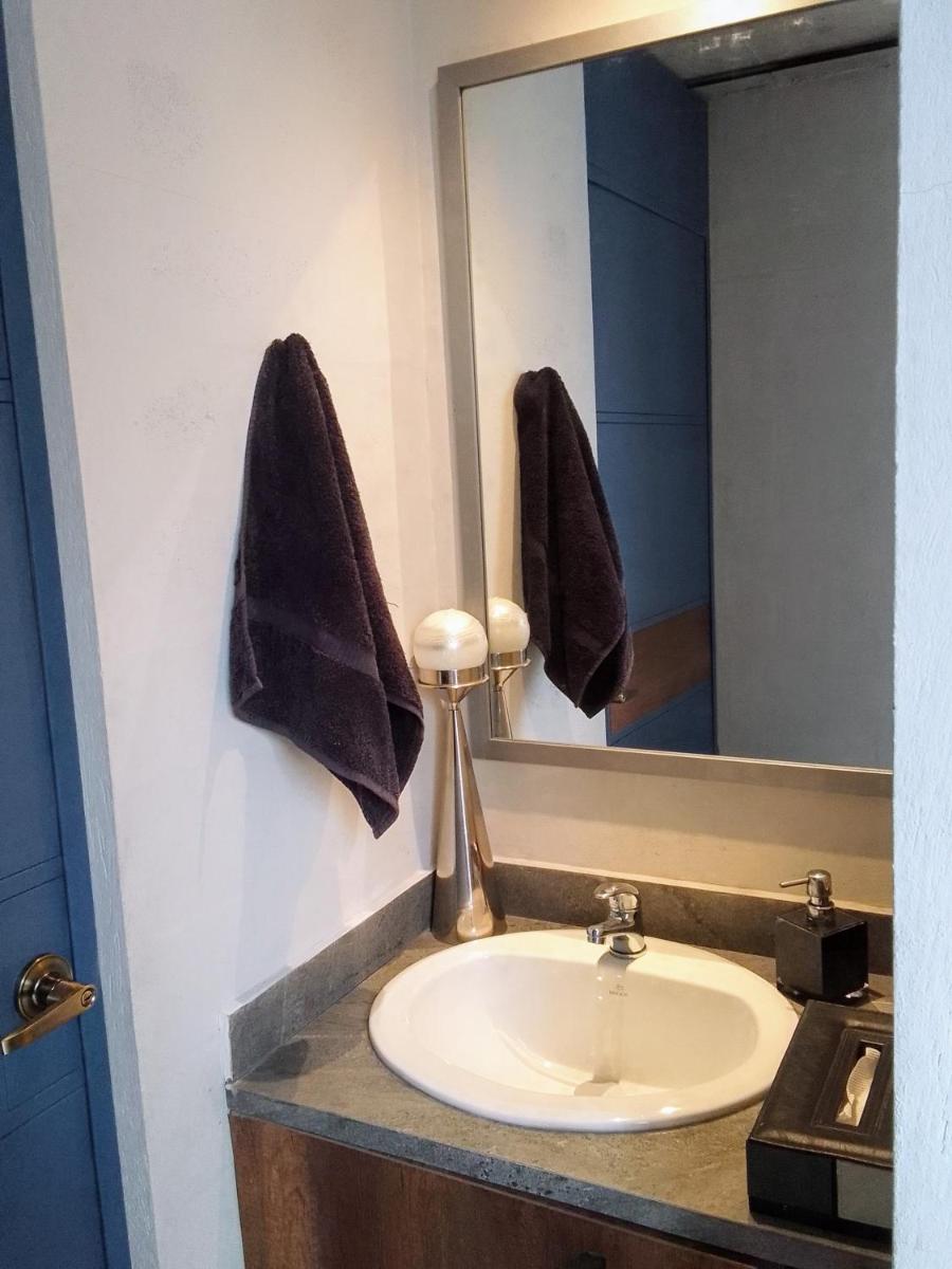 Hogar de Adriane Bed and breakfast cerca al aeropuerto - Housity