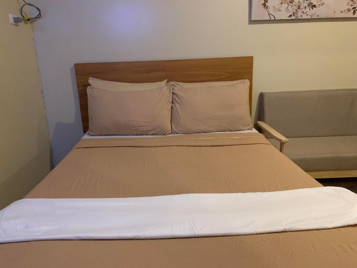 Avida Tower Furnished Contemporary Studio Unit - Housity