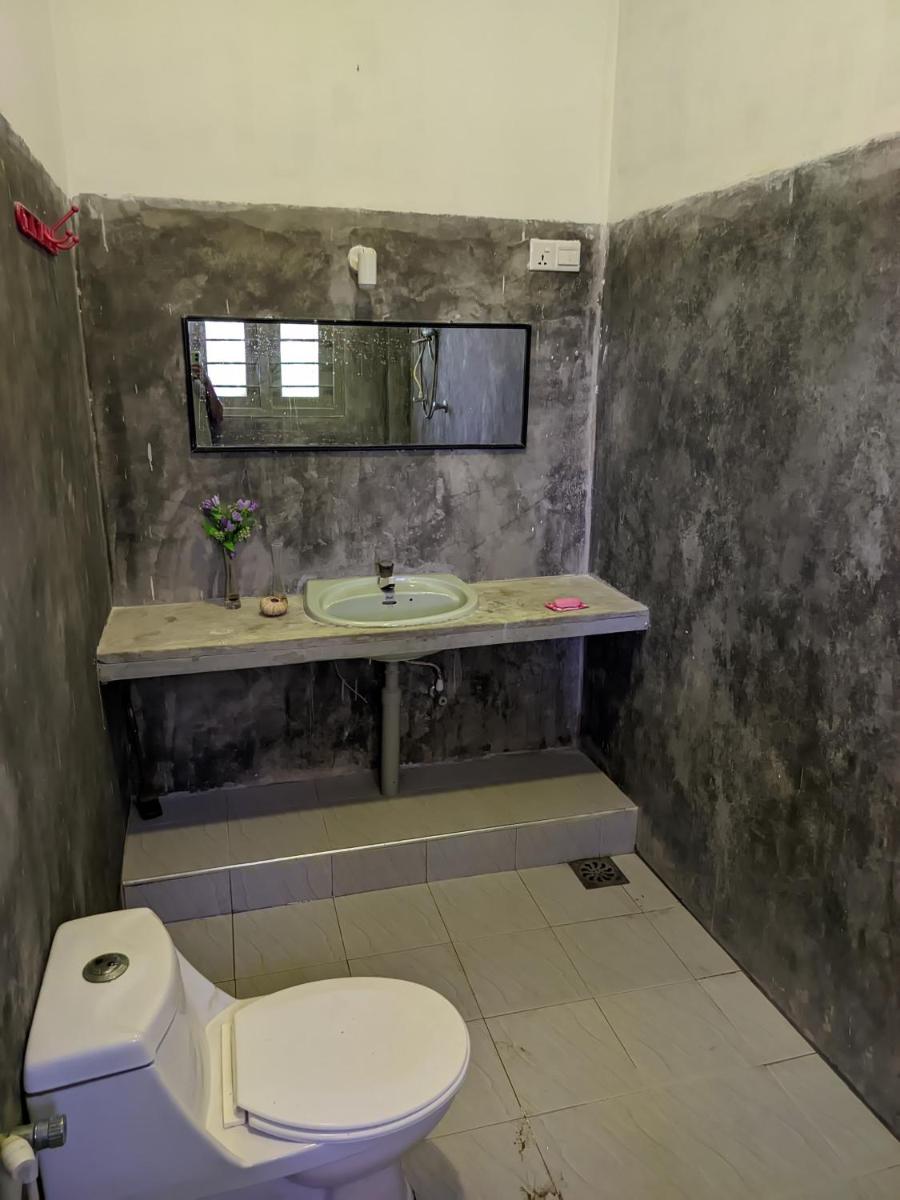 Hikkaduwa River Cottage - Housity