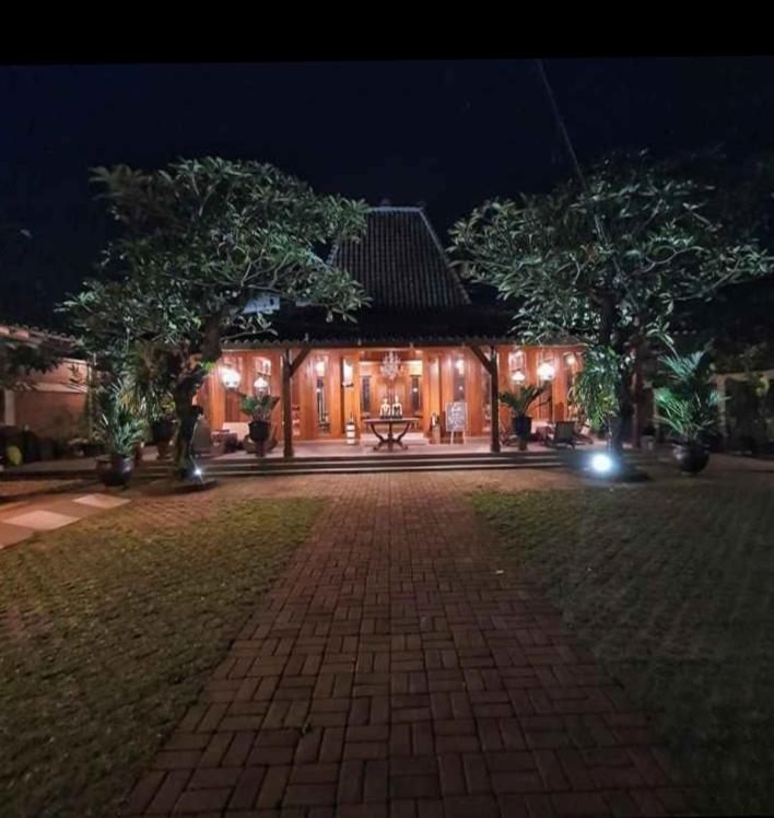 Djembar Inn - Housity