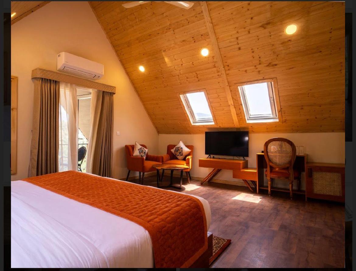 Suitetrails - Samsara Luxury Cottages & Spa !! Best Resort in Chail