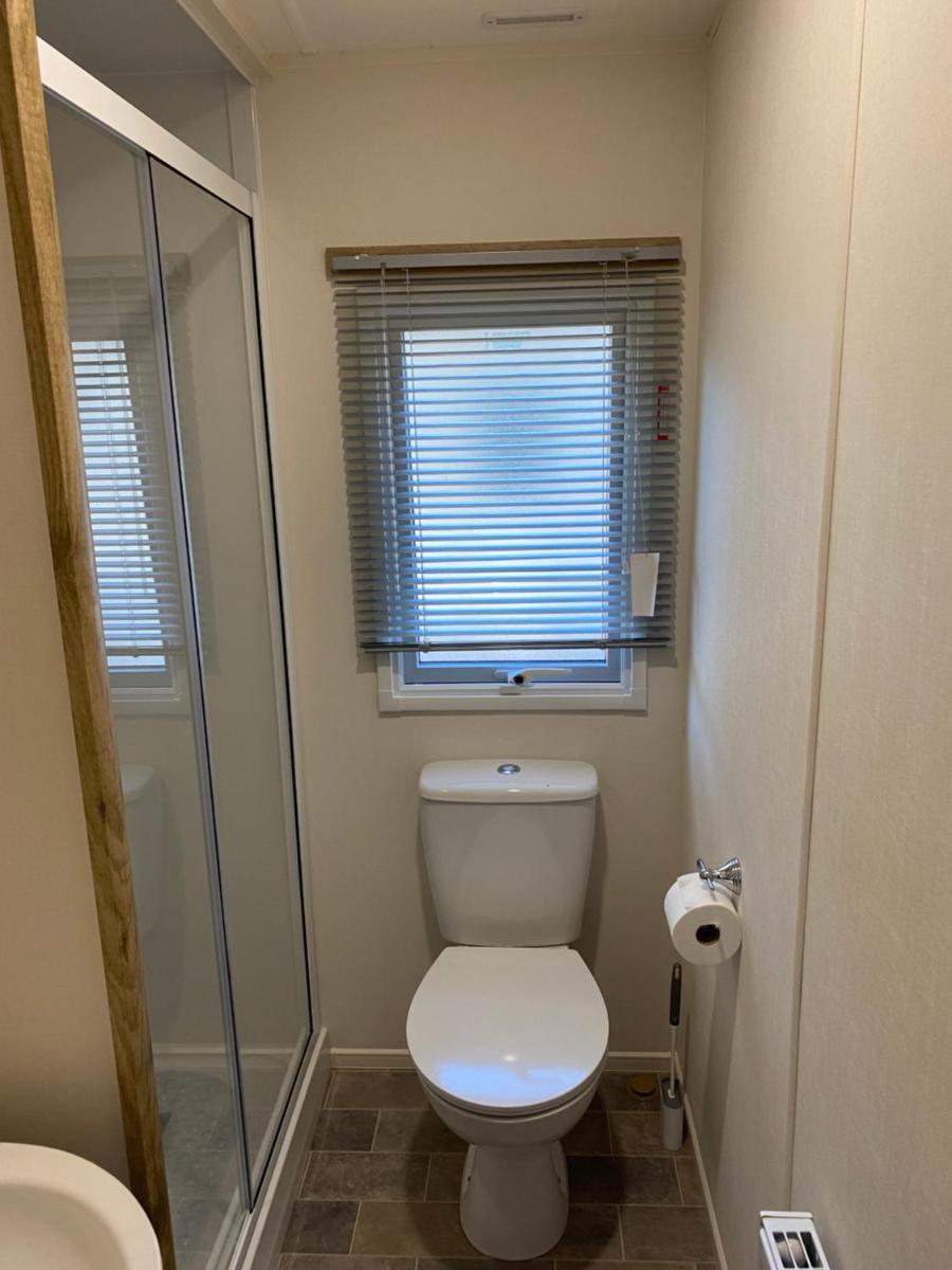 Woodlands Retreat Caravan - Housity