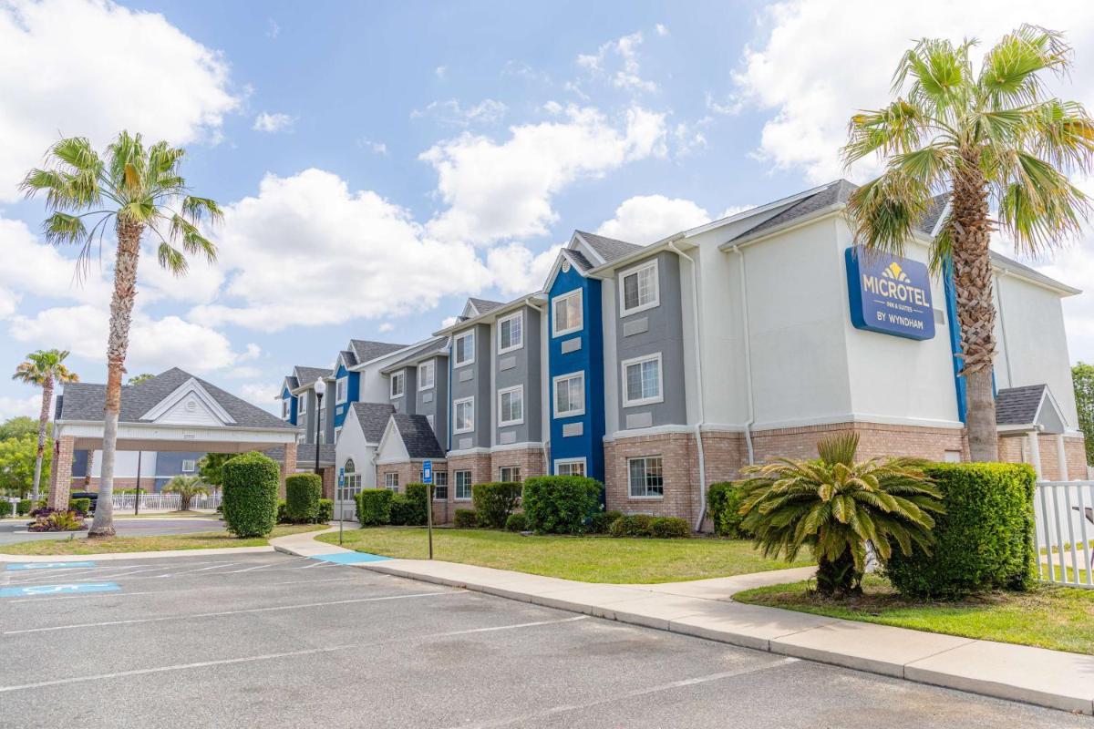 Microtel Inn & Suites by Wyndham Kingsland Naval Base I-95 - Housity