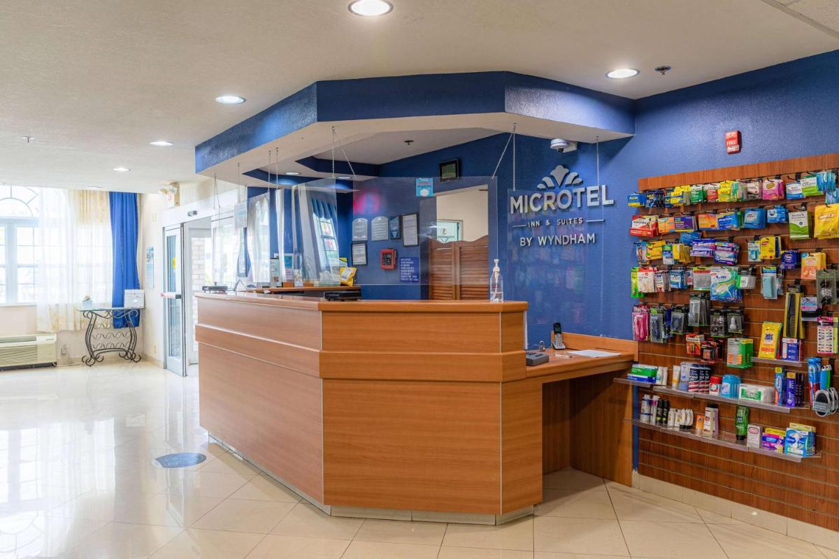Microtel Inn & Suites by Wyndham Kingsland Naval Base I-95 - Housity