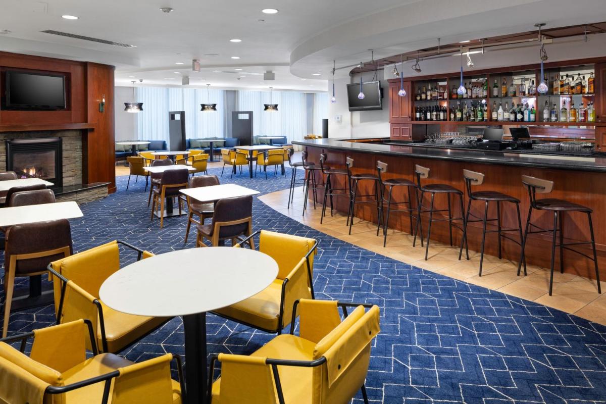 Courtyard Shelton - Housity