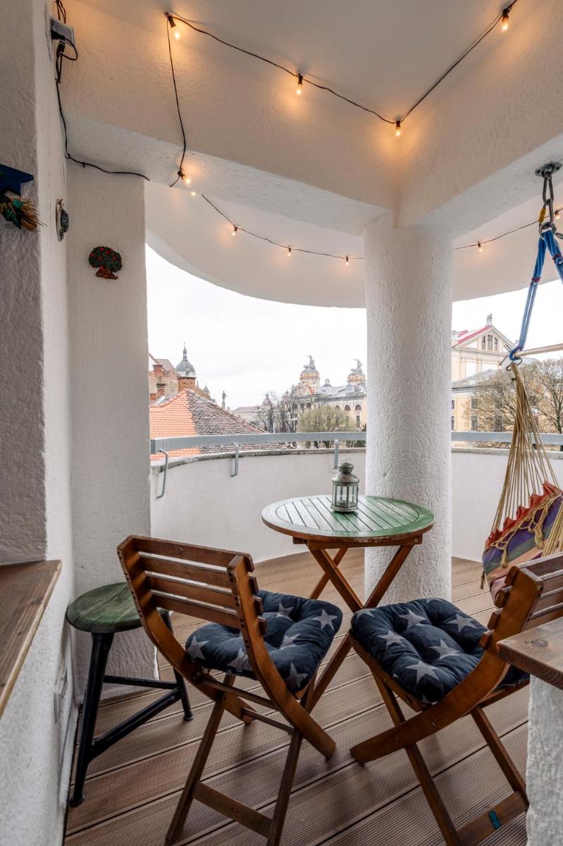 Cool Opera Apartments - Housity