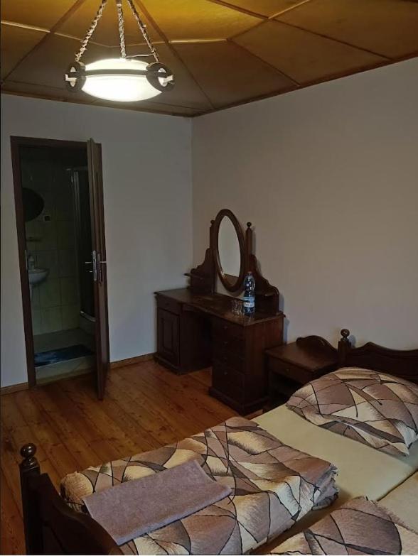 Antonówka pod Dudziarzem - Housity