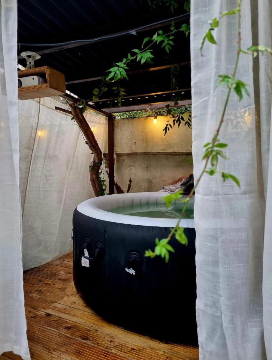 Master En - Suite Townhouse double with Garden & Hot Tub - Housity