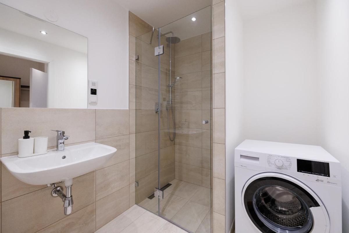 SYMPHONY Apartments 41 - Modern Loft with Terrace and Grill in Central Location - Housity
