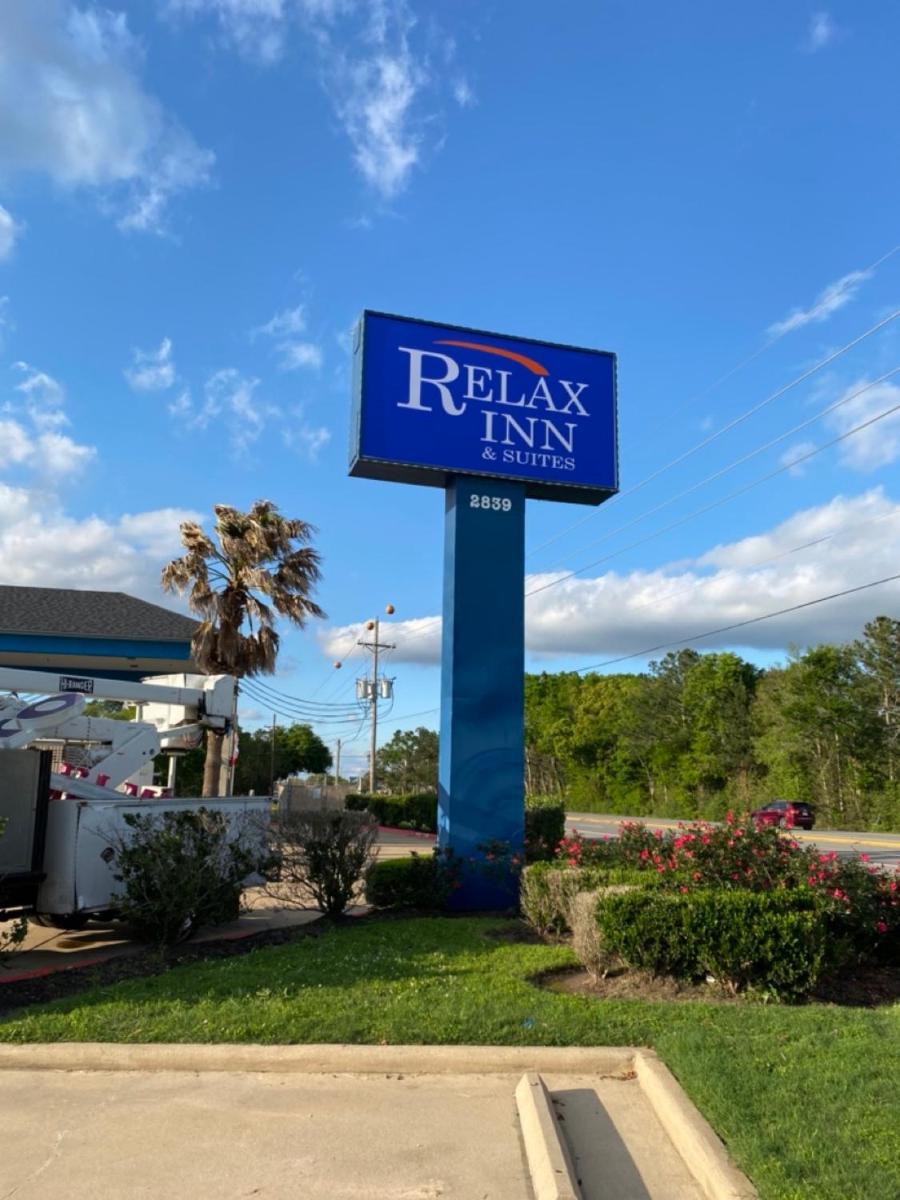 Relax Inn & Suites - Housity