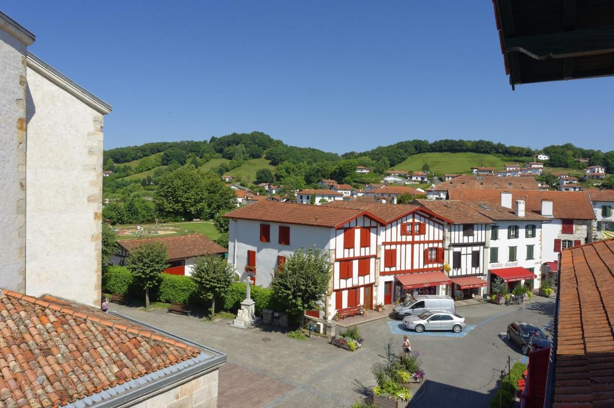 Logis Hotel de la Nivelle - Housity