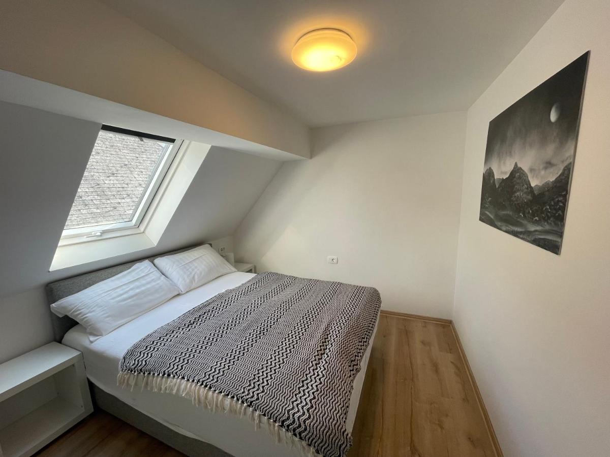 Apartma Tonii - Housity