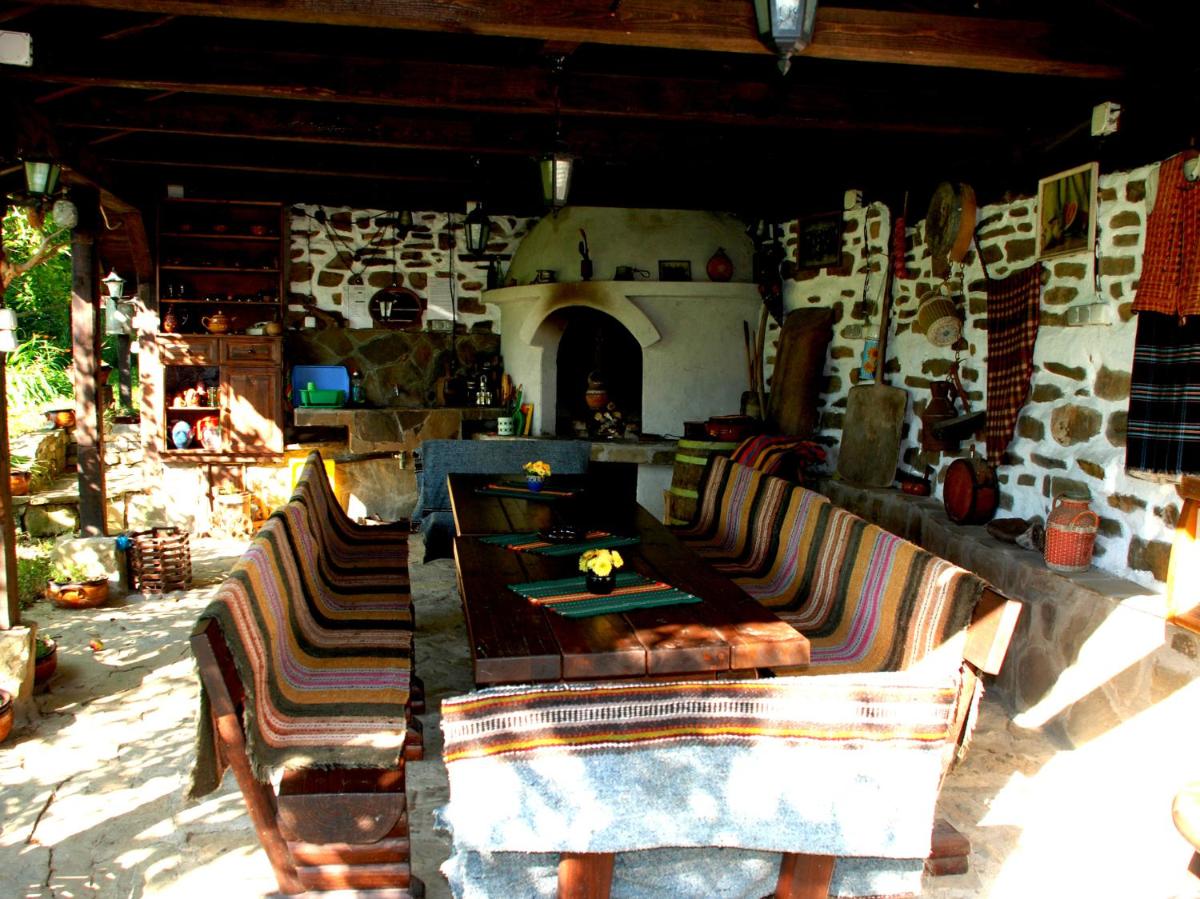 Guest House Four Pines - Housity