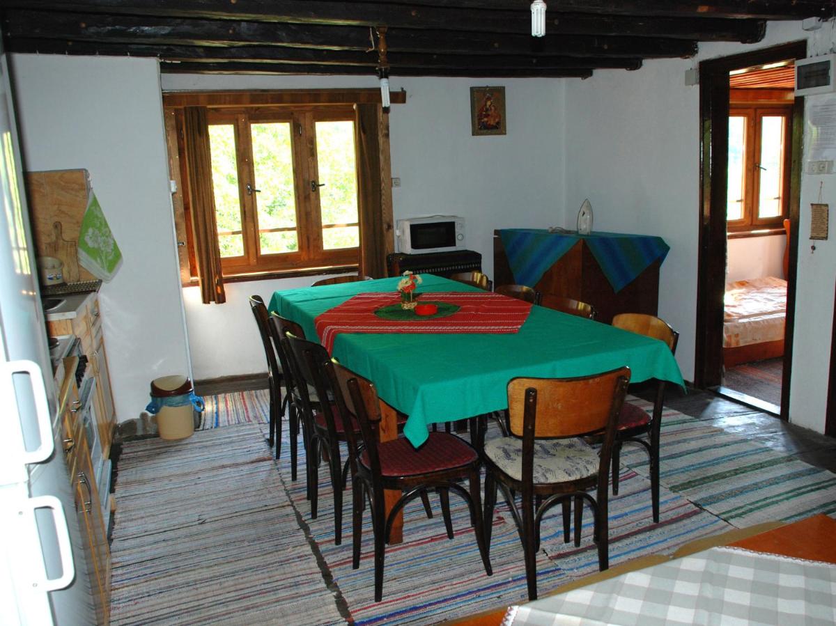 Guest House Four Pines - Housity