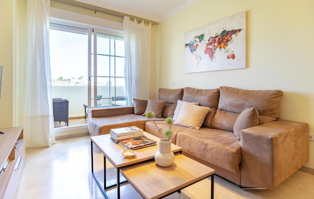 Lovely Apartment In Benalmádena - Housity