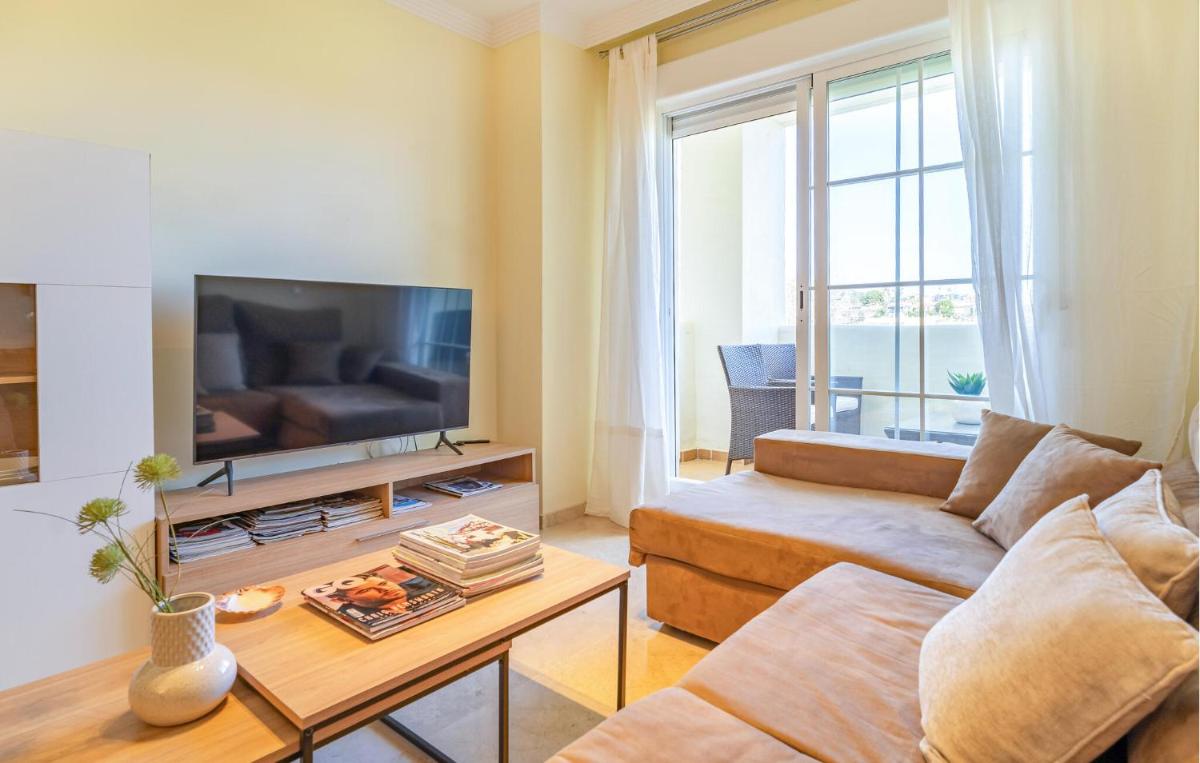 Lovely Apartment In Benalmádena - Housity