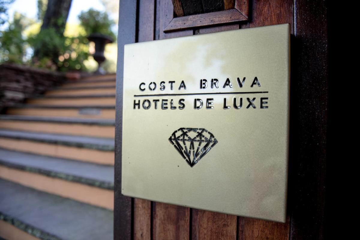 Certificado, premio, señal o documento que está expuesto en Rigat Park & Spa Hotel - Adults Recommended