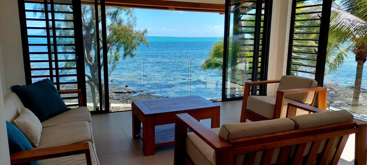 Canari Waterfront Villas - Housity