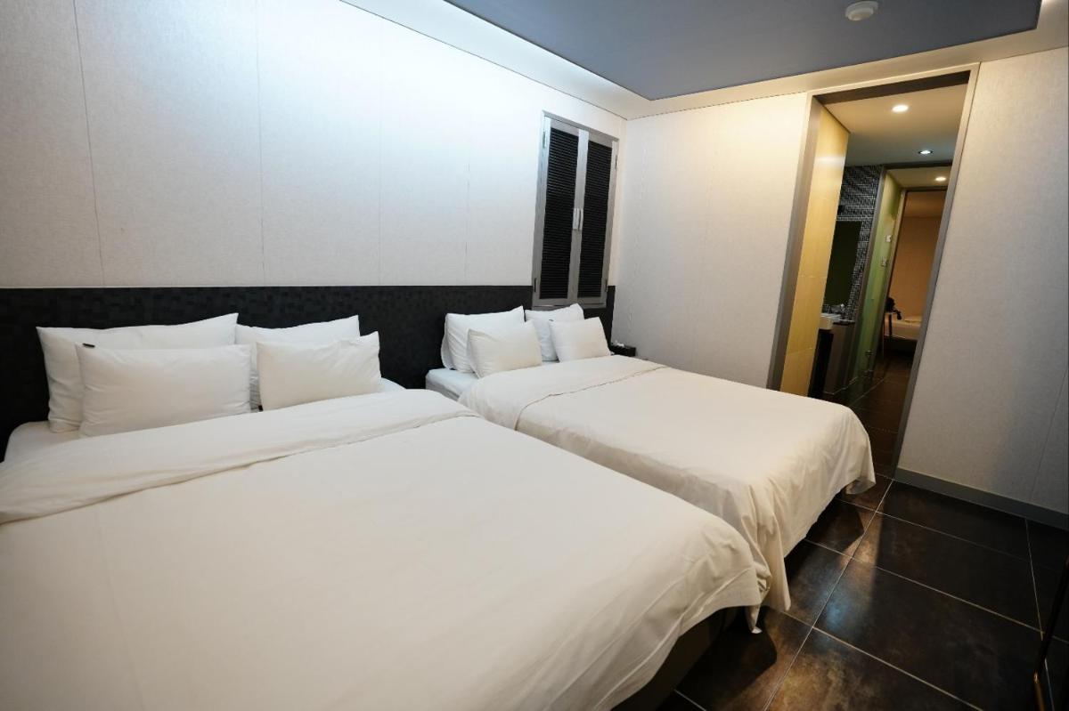 Shinchon Y Hotel - Housity