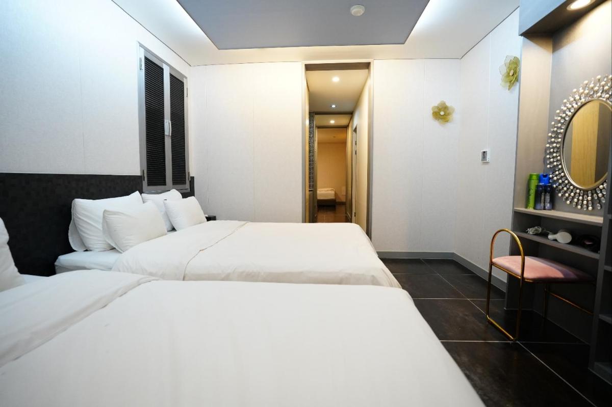 Suitetrails - Shinchon Y Hotel