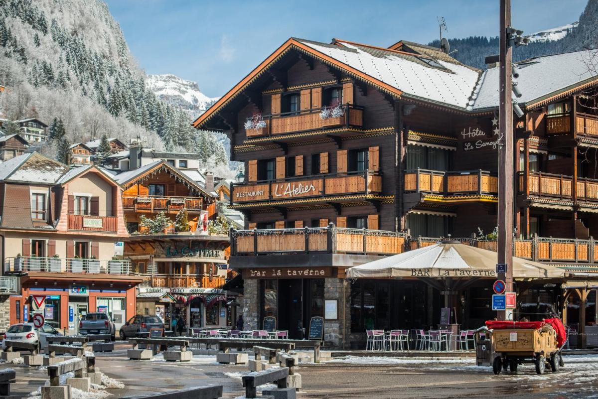 Vue générale sur la montagne ou vue sur la montagne depuis l'hôtel