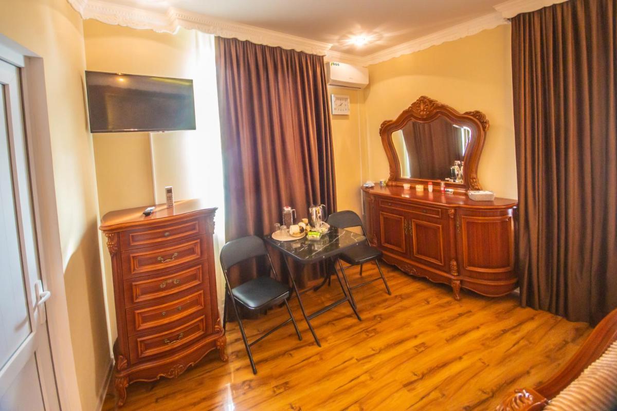 HOTEL caravan palace - Housity