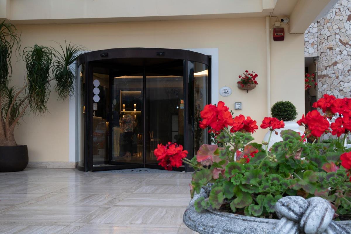 Bel Sito Hotel Due Torri - Housity