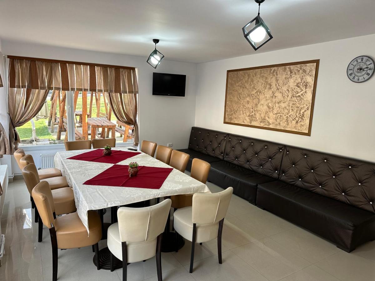 Cabana Sarmis Costesti - Housity