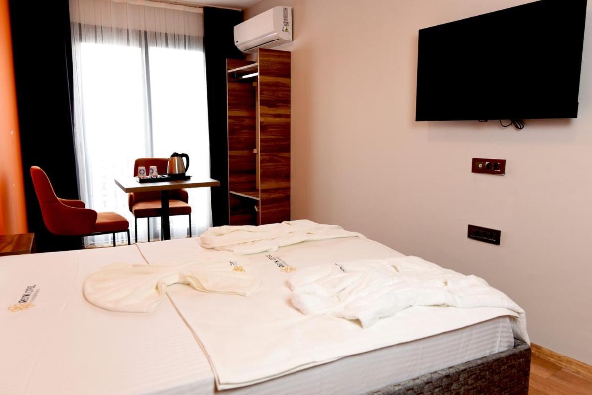 Renk Otel Karşıyaka - Housity