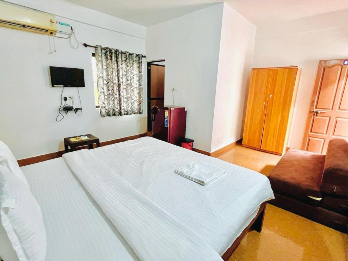 La Pescador Home Stay, Baga - Housity