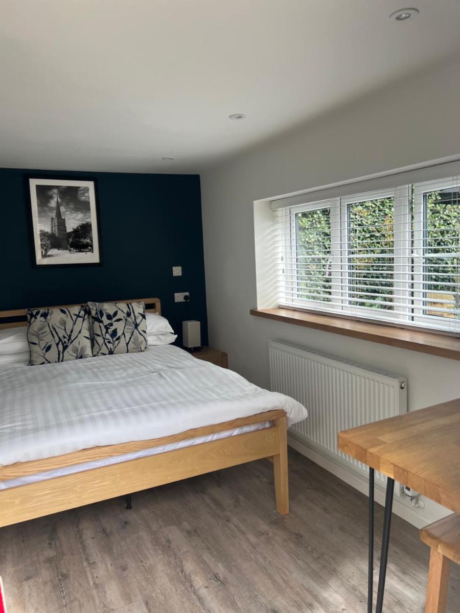 Priory Tearooms Burford with Rooms - Housity