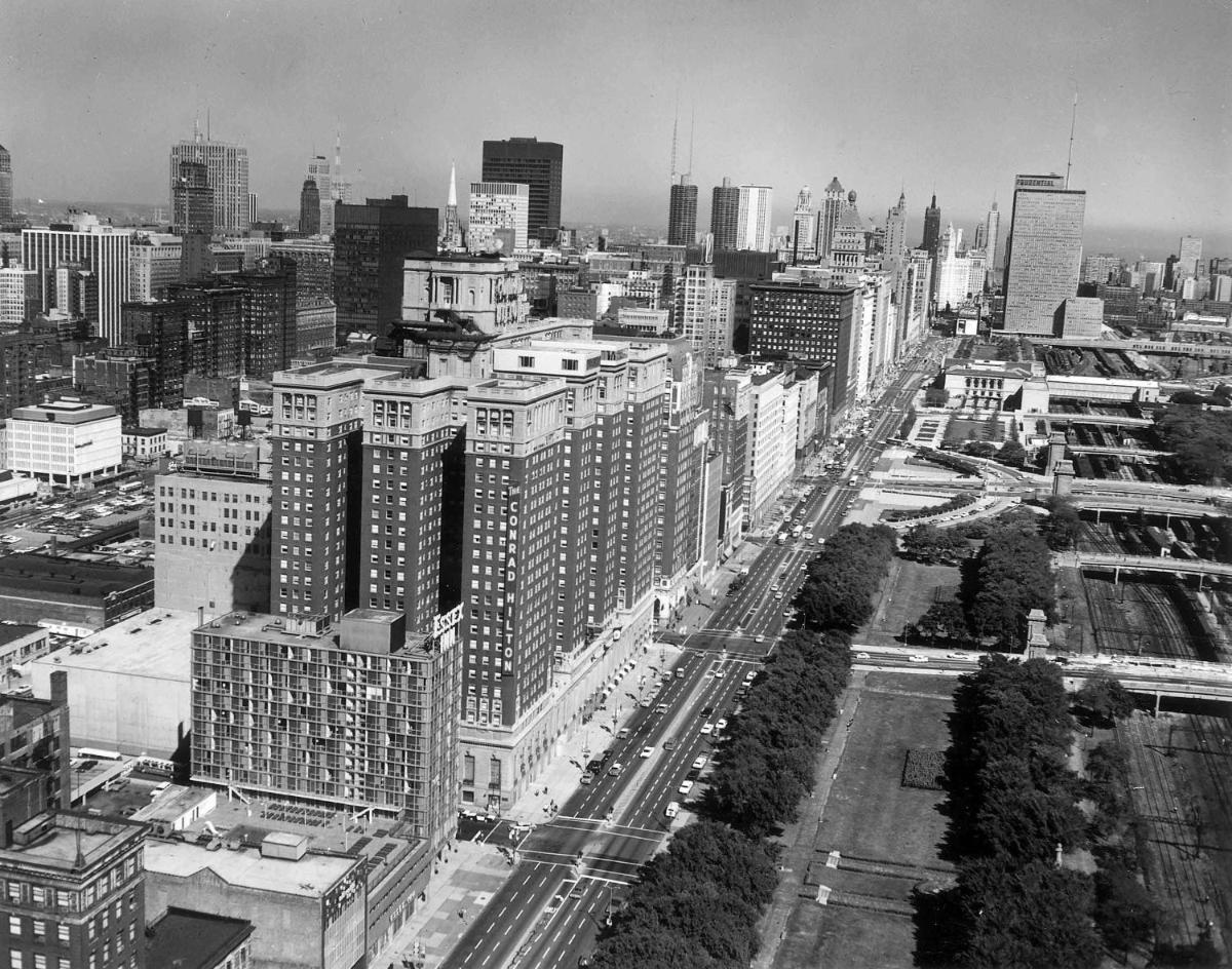 Hilton Chicago - Housity