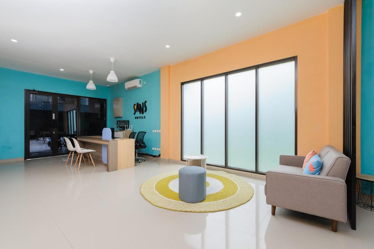 Sans Hotel Cibanteng Dramaga Bogor - Housity