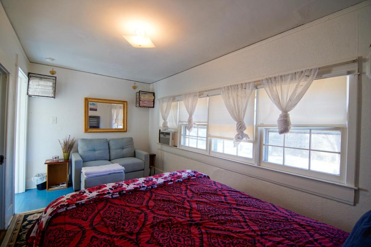 Healthy Greenery - Urban Retreat in Rock Hill - Housity