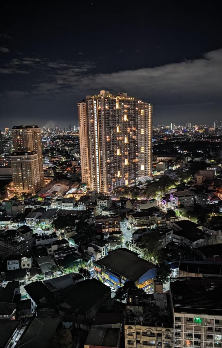 Suitetrails - Stunning City-View 3BR Condo here in Mandaluyong!