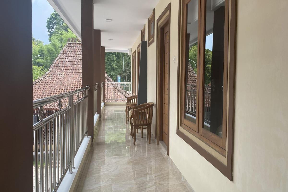 GB 2 Backpacker Borobudur - Housity
