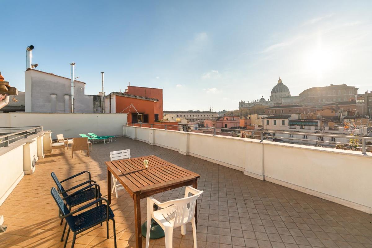 The best St Peter's view - Housity