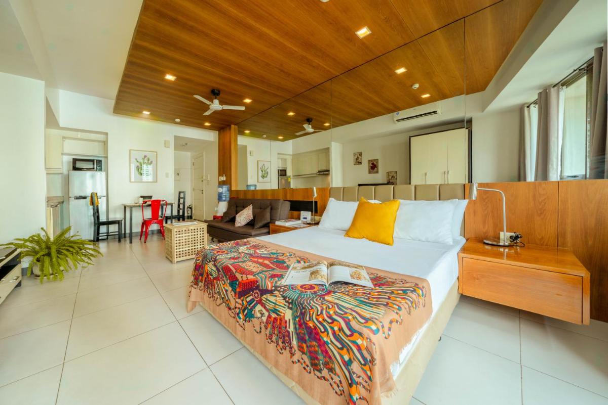 KL Tower Makati Apartments by PH Staycation - Housity