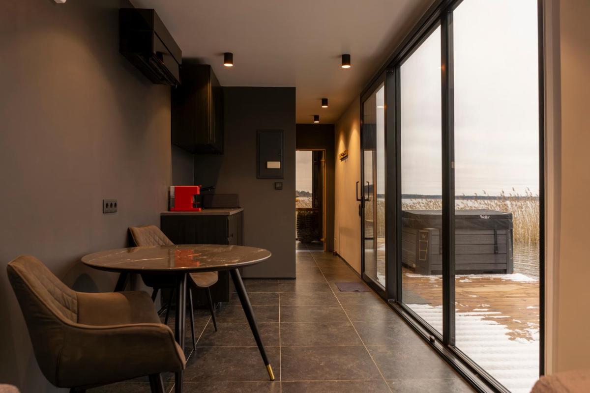 ZEBRUS RESORT - Housity