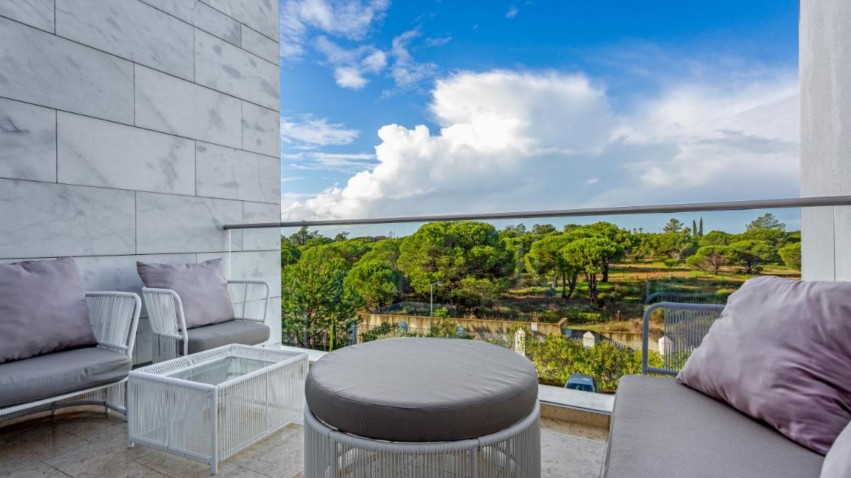 Uma varanda ou terraço em Conrad Algarve