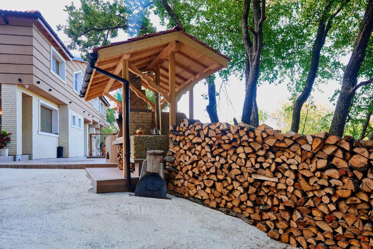 Къща за гости Свети Петър и Павел - Housity