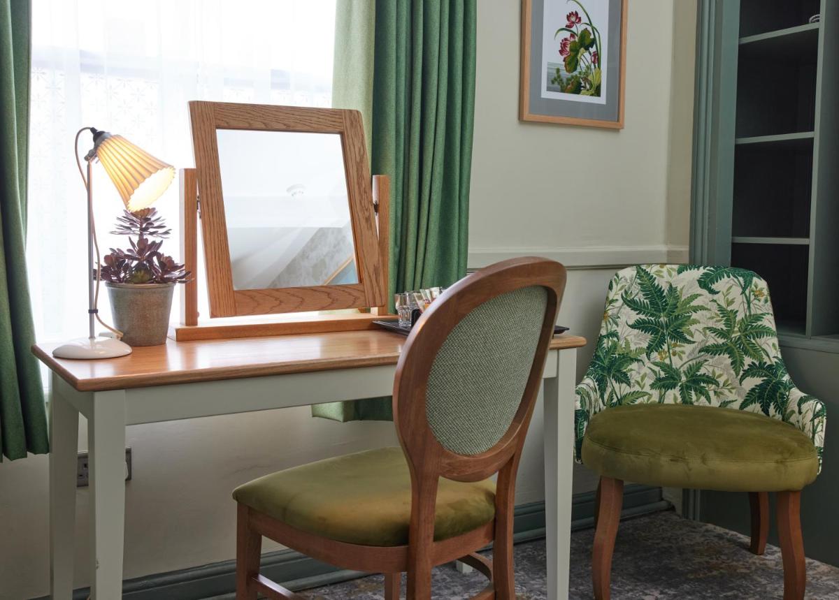The Kings Head Wroxham by Greene King Inns - Housity