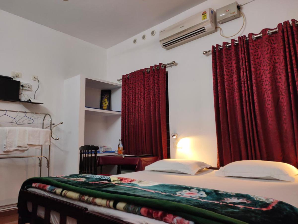 Kuttickattil Gardens Homestay - Housity