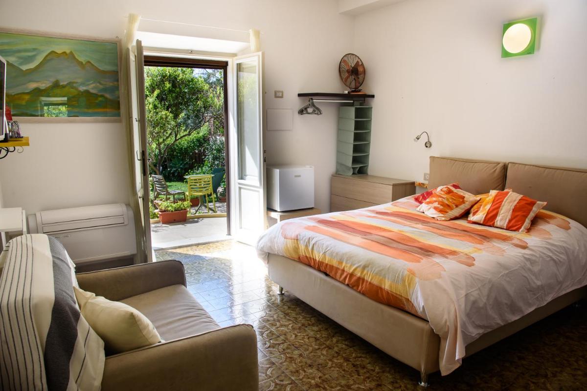 Il Giardino Di Tatiana Rooms - Housity