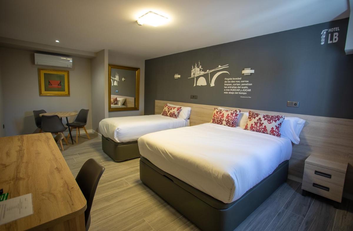 Hotel LB Villa De Cuenca - Housity
