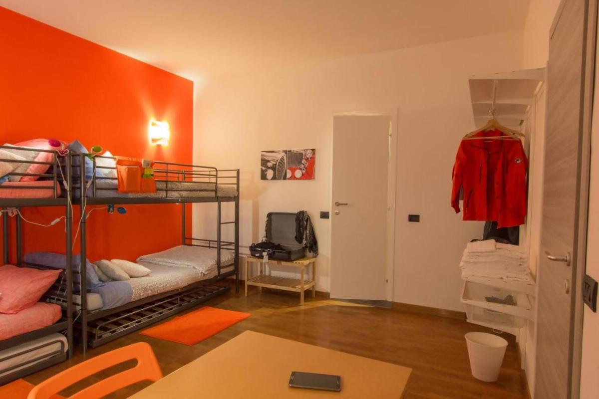 La Stazione Per Dormire Guest House - Housity